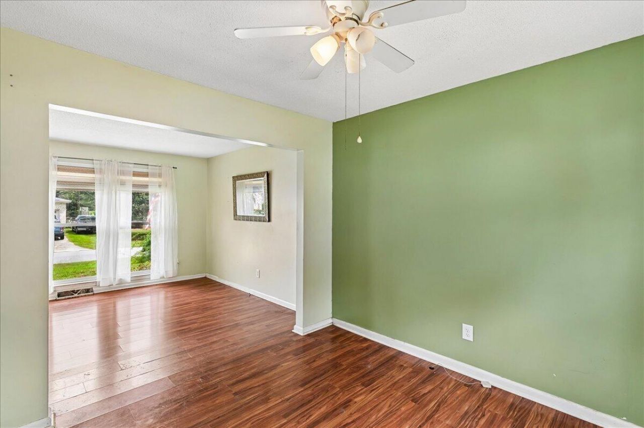 1263 Honeysuckle Lane Photo 12