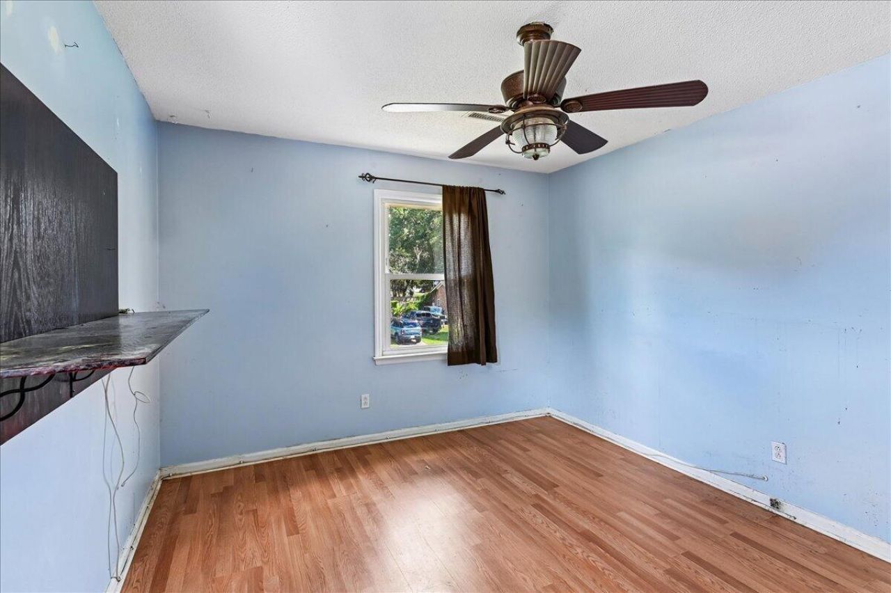 1263 Honeysuckle Lane Photo 25
