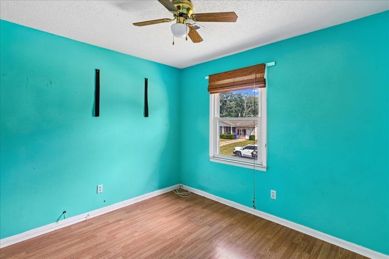 1263 Honeysuckle Lane Photo 28