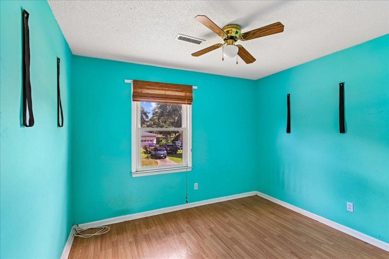 1263 Honeysuckle Lane Photo 29