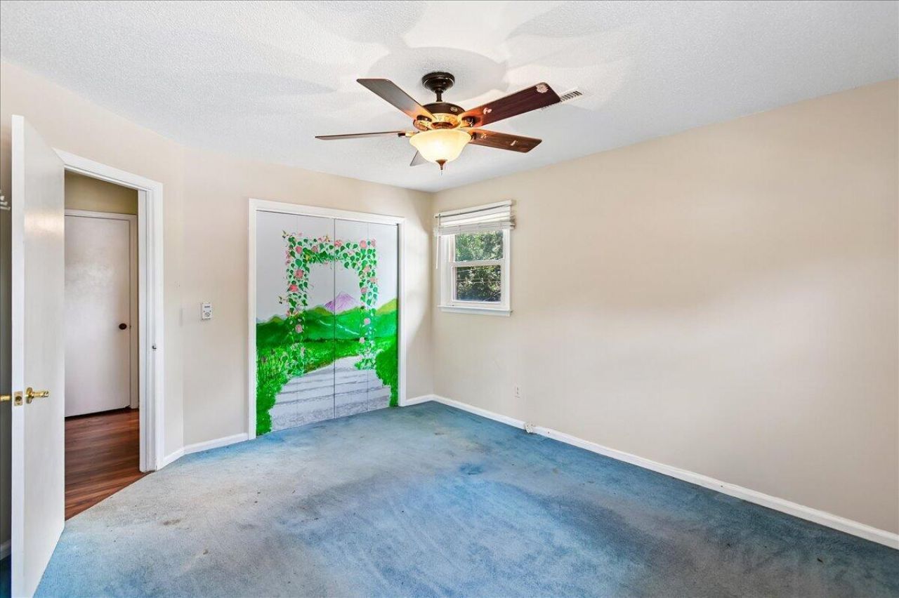 1263 Honeysuckle Lane Photo 31
