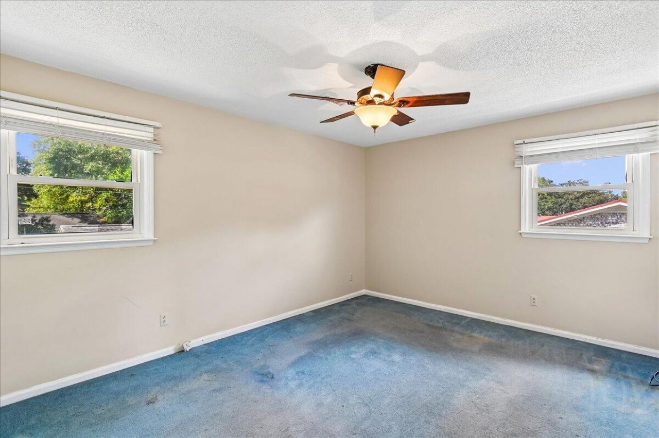 1263 Honeysuckle Lane Photo 32