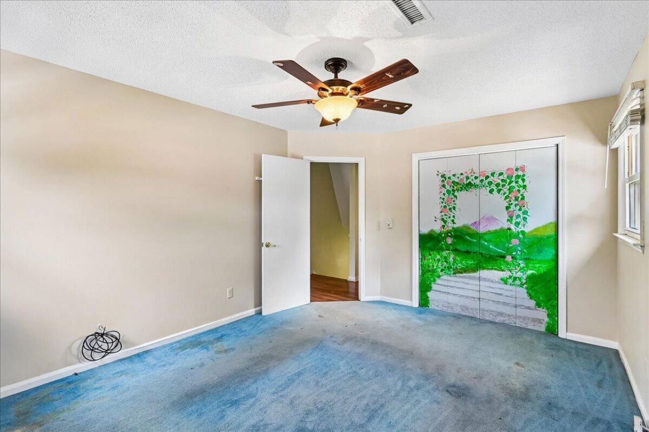 1263 Honeysuckle Lane Photo 34