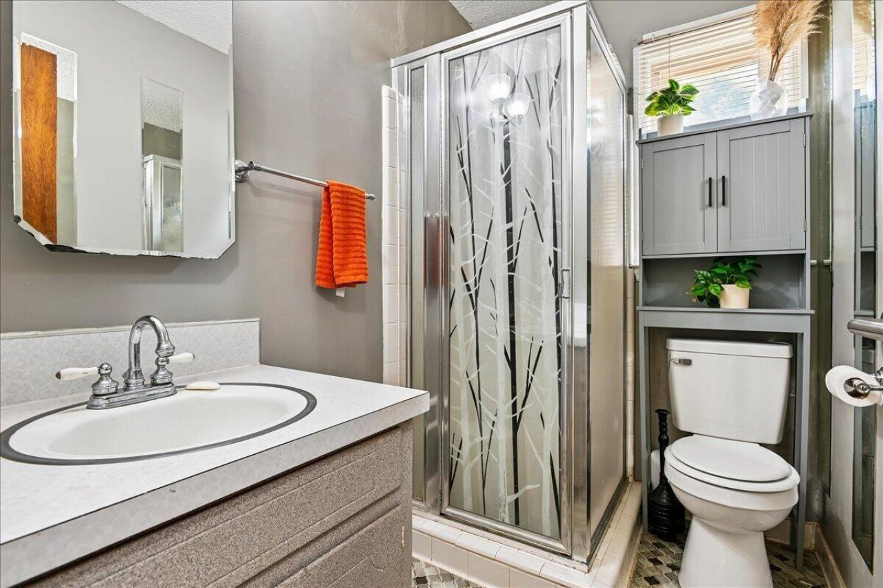 1263 Honeysuckle Lane Photo 37