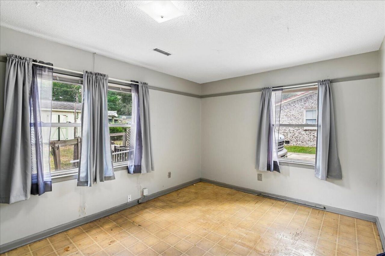 1263 Honeysuckle Lane Photo 41
