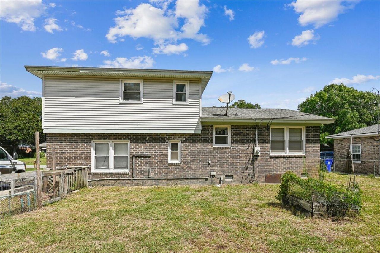 1263 Honeysuckle Lane Photo 45