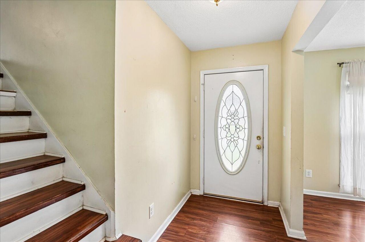 1263 Honeysuckle Lane Photo 5
