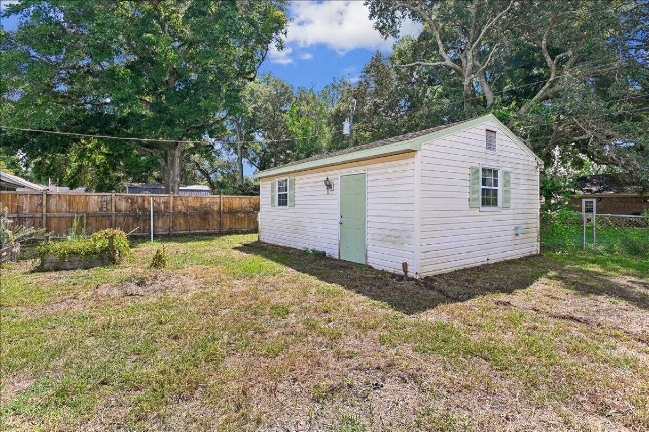 1263 Honeysuckle Lane Photo 50