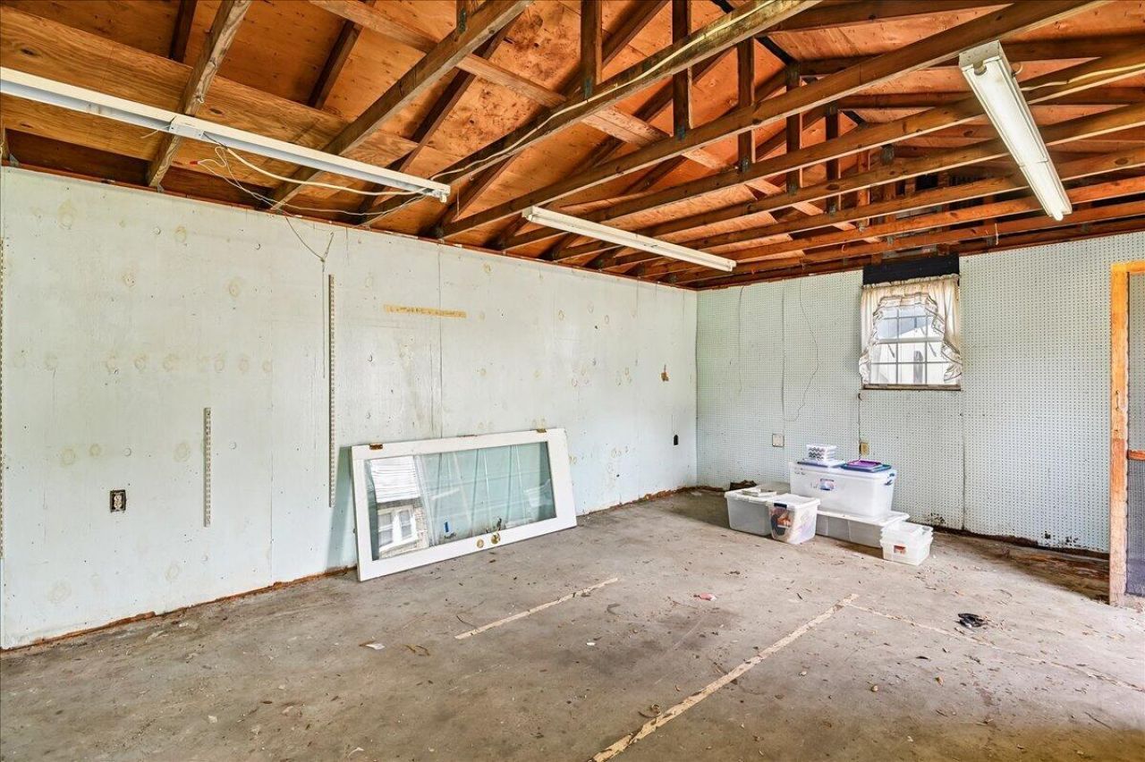 1263 Honeysuckle Lane Photo 53