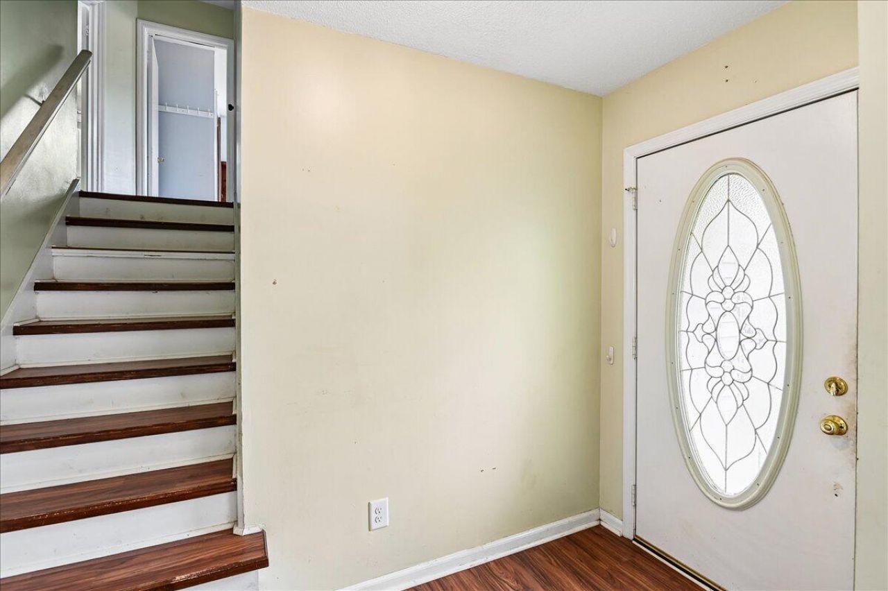 1263 Honeysuckle Lane Photo 6