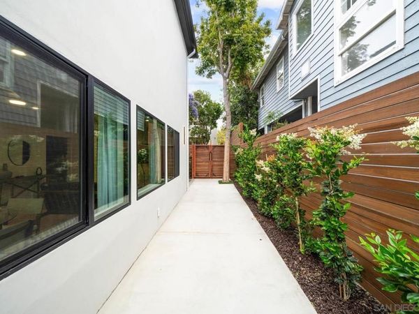 7372 Fay Ave , La Jolla, CA 92037