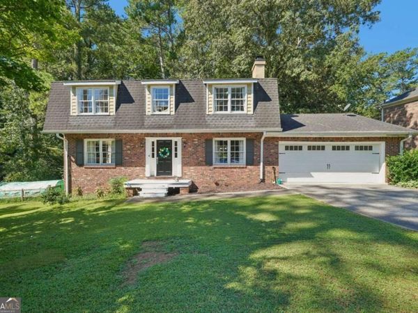 585 James Street SW, Lilburn, GA 30047