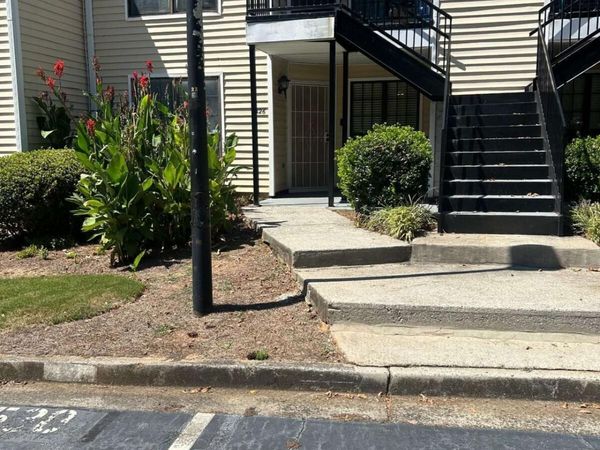 526 Windchase Lane, Stone Mountain, GA 30083