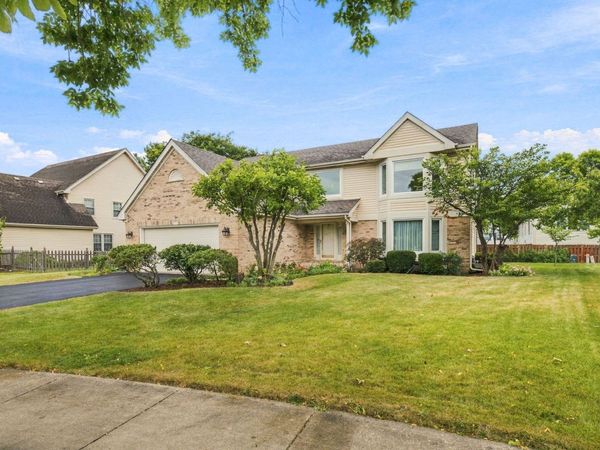 1011 E Amberwood Circle , Naperville, IL 60563