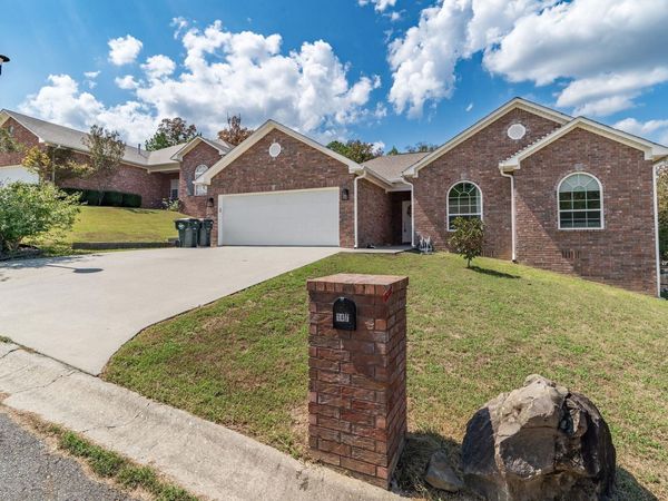 147 WESTOAK Place, Hot Springs, AR 71913