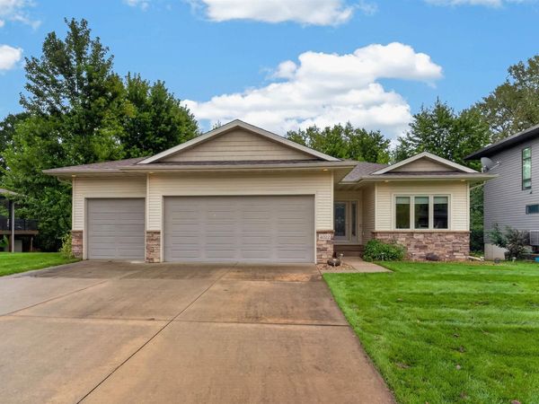 4022 Wedgewood Drive, Cedar Falls, IA 50613
