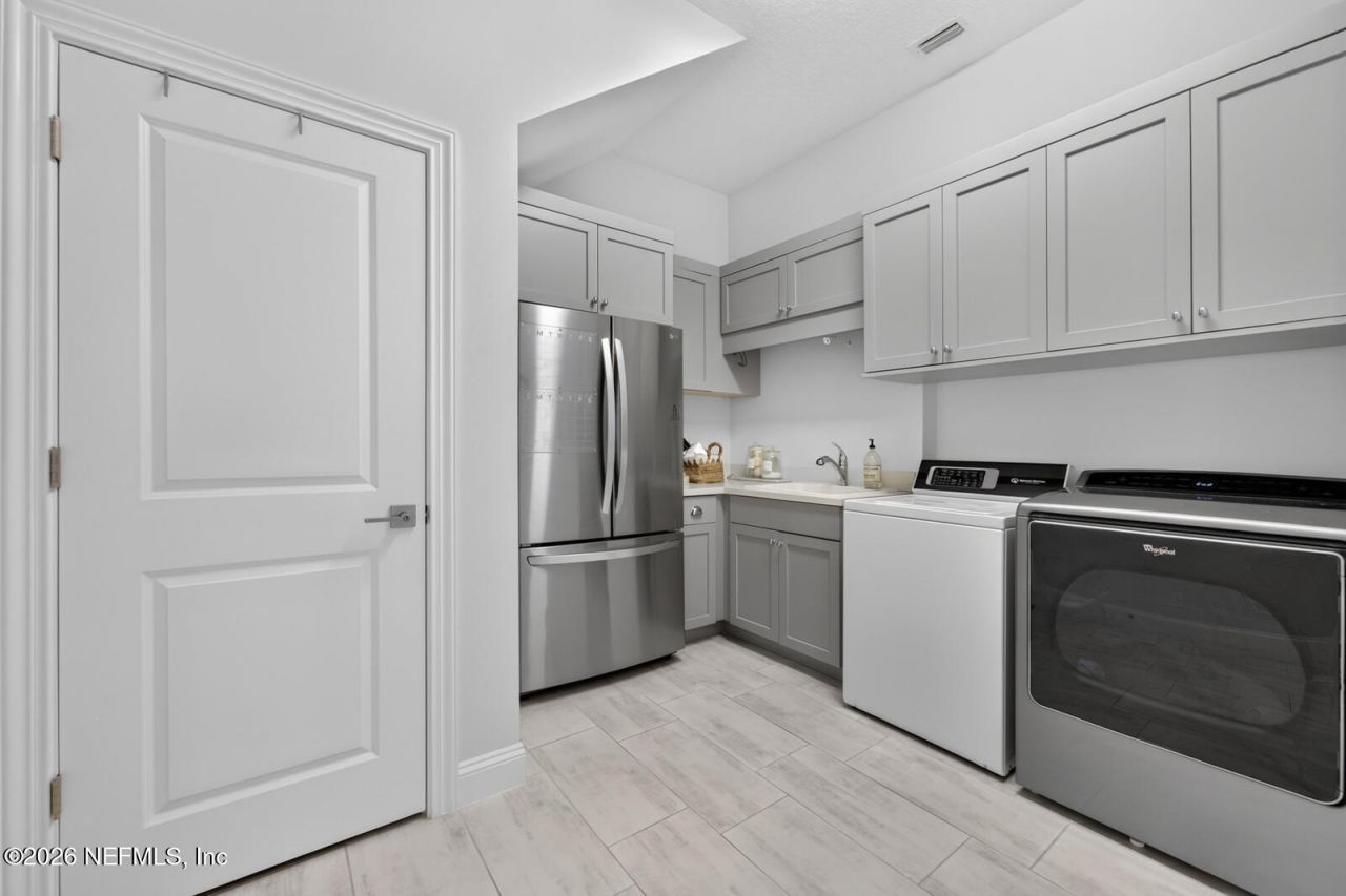 5244 Commissioners Drive, Jacksonville, FL 32224 Photo