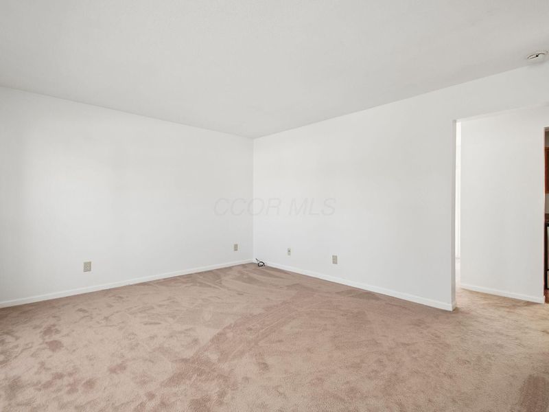 3033 Benchmark Drive , Columbus, OH 43219 Photo 3