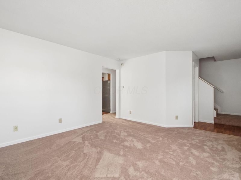 3033 Benchmark Drive , Columbus, OH 43219 Photo 4