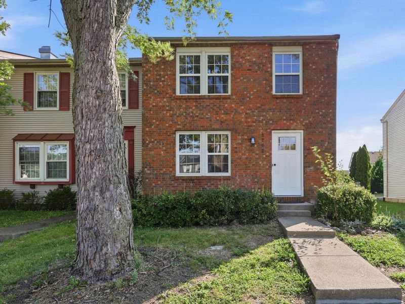 8702 Glencanyon Drive, Powell, OH 43065 Photo 2