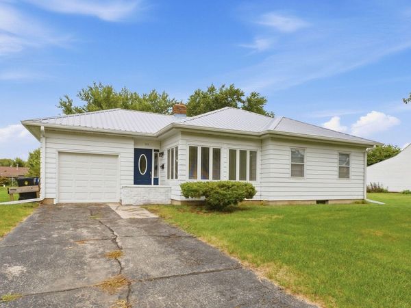 212 E 11TH, Tipton, IA 52772