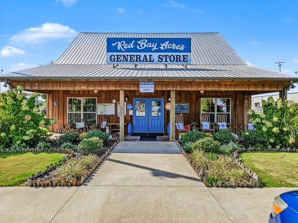 996 9th St, Red Bay, AL 35582