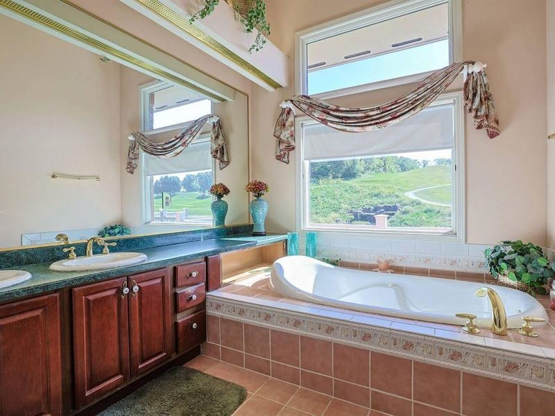 2525 Nicklaus Lane, Crestview Hills, KY 41017 Photo 23