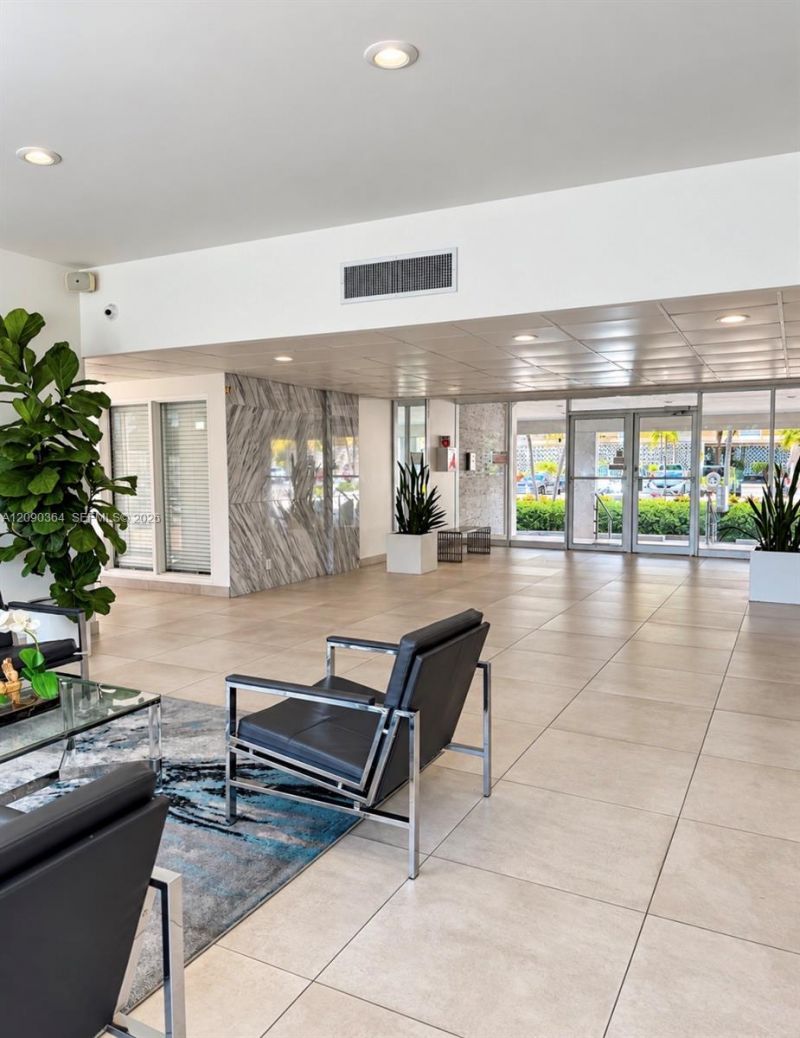 401 Golden Isles Dr, Unit 1015, Hallandale Beach, FL 33009 Photo
