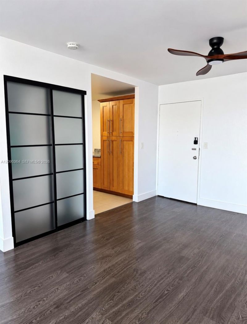 401 Golden Isles Dr, Unit 1015, Hallandale Beach, FL 33009 Photo