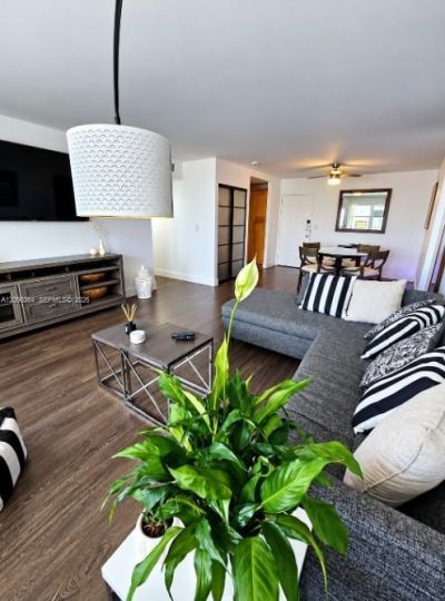 401 Golden Isles Dr, Unit 1015, Hallandale Beach, FL 33009 Photo