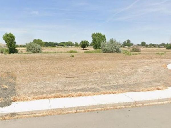 418 Seminole Drive, Yerington, NV 89447