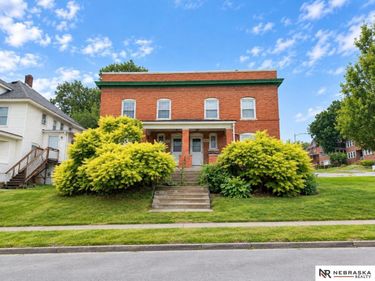 604 S 35th Street, Omaha, NE 68105