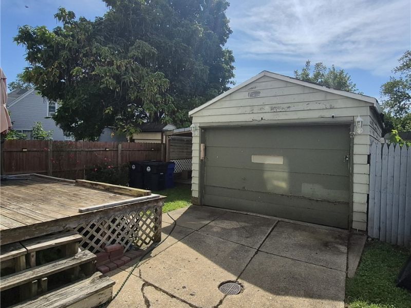 3917 Mapledale Avenue, Cleveland, OH 44109 Photo 3