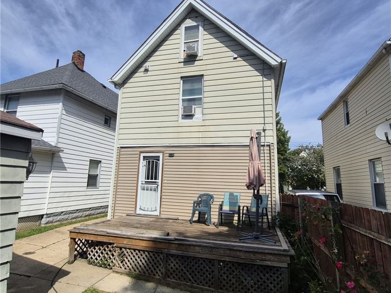 3917 Mapledale Avenue, Cleveland, OH 44109 Photo 4