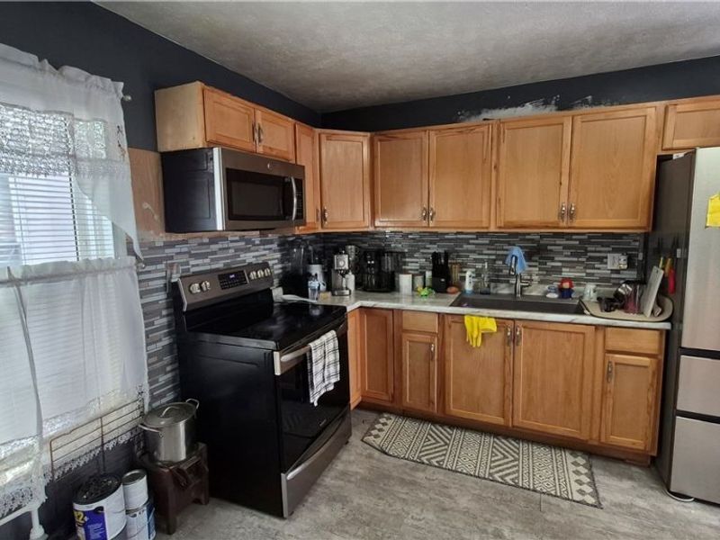 3917 Mapledale Avenue, Cleveland, OH 44109 Photo 9
