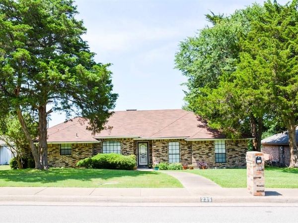 235 N Beltwoods Drive, DeSoto, TX 75115