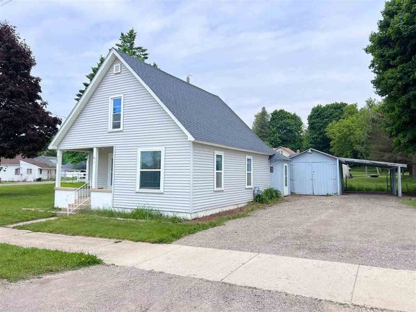 307 Groveland Street, Boyne City, MI 49712