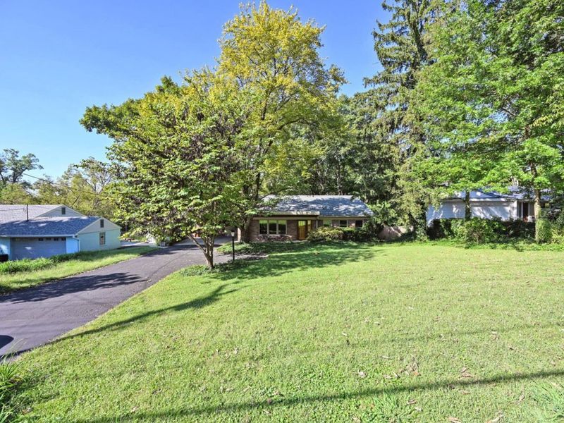 277 Compton Road, Wyoming, OH 45215 Photo 2