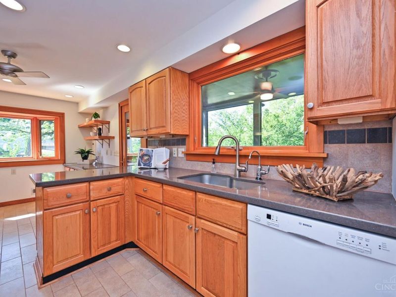 277 Compton Road, Wyoming, OH 45215 Photo 20