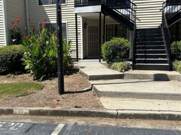 526 Windchase Lane , Stone Mountain, GA 30083