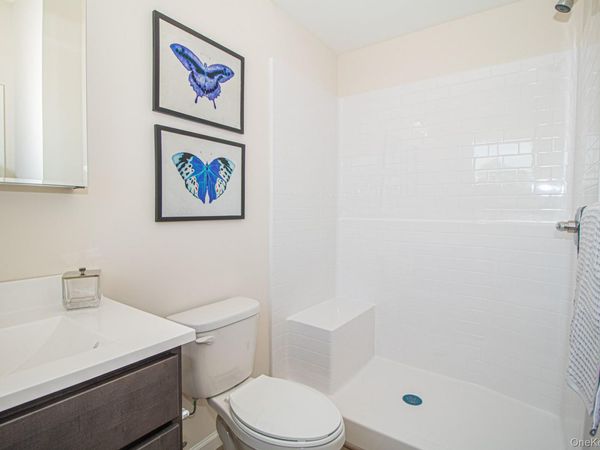 208 Ashley Court Avenue , North Babylon, NY 11703