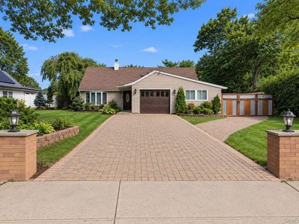 39 Split Cedar Drive Islandia, NY 11749