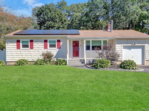 41 Hopes Avenue , Holtsville, NY 11742
