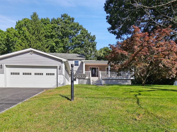 3832 Valleyview Street , Mohegan Lake, NY 10547