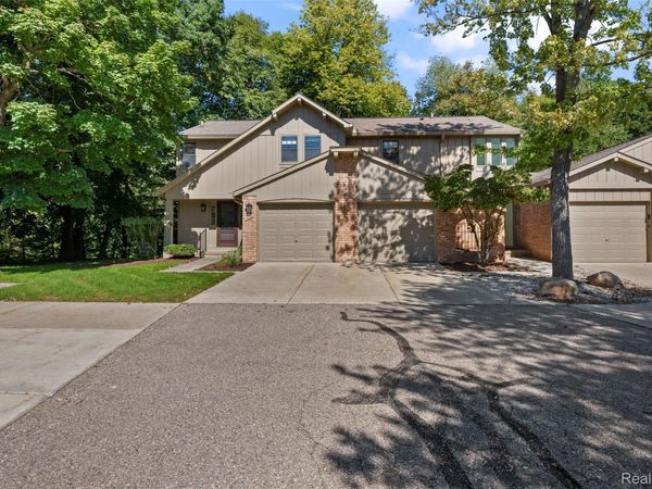 1830 Streamedge Court, Rochester Hills, Mi 48309