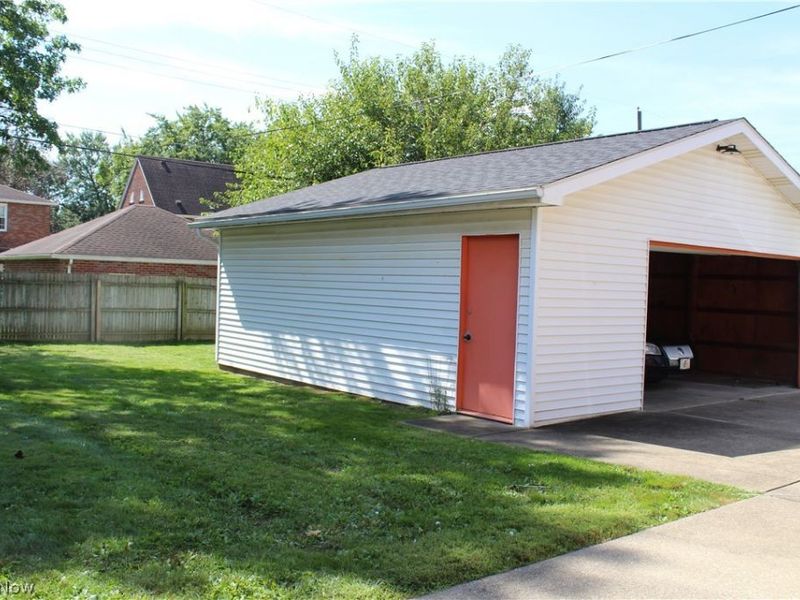 924 Spangler Road NE, Canton, OH 44714 Photo 8