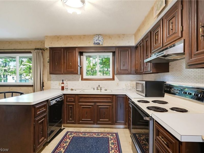 1780 E Parkhaven Drive, Seven Hills, OH 44131 Photo 15