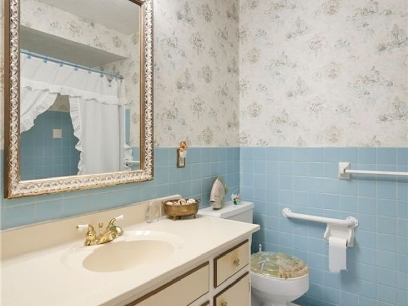 1780 E Parkhaven Drive, Seven Hills, OH 44131 Photo 23