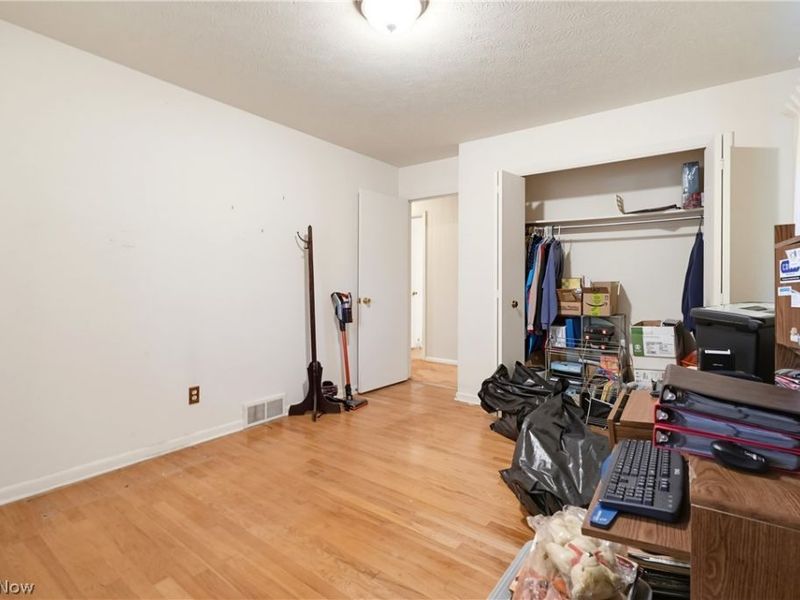 1780 E Parkhaven Drive, Seven Hills, OH 44131 Photo 27