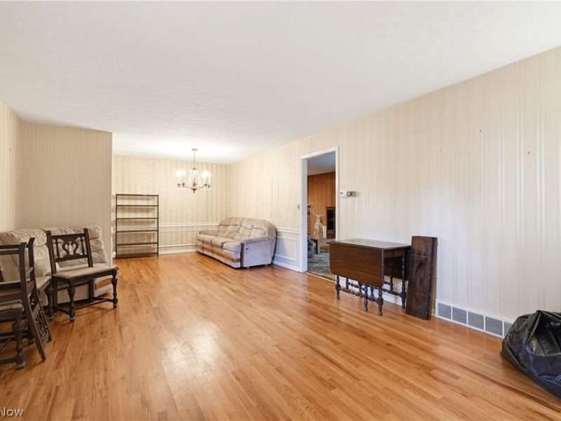 1780 E Parkhaven Drive, Seven Hills, OH 44131 Photo 6